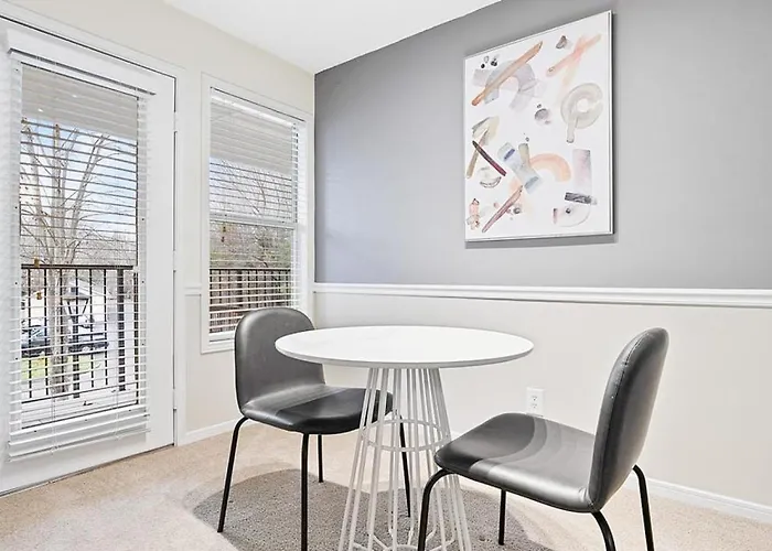 Landing - Modern With Amazing Amenities *